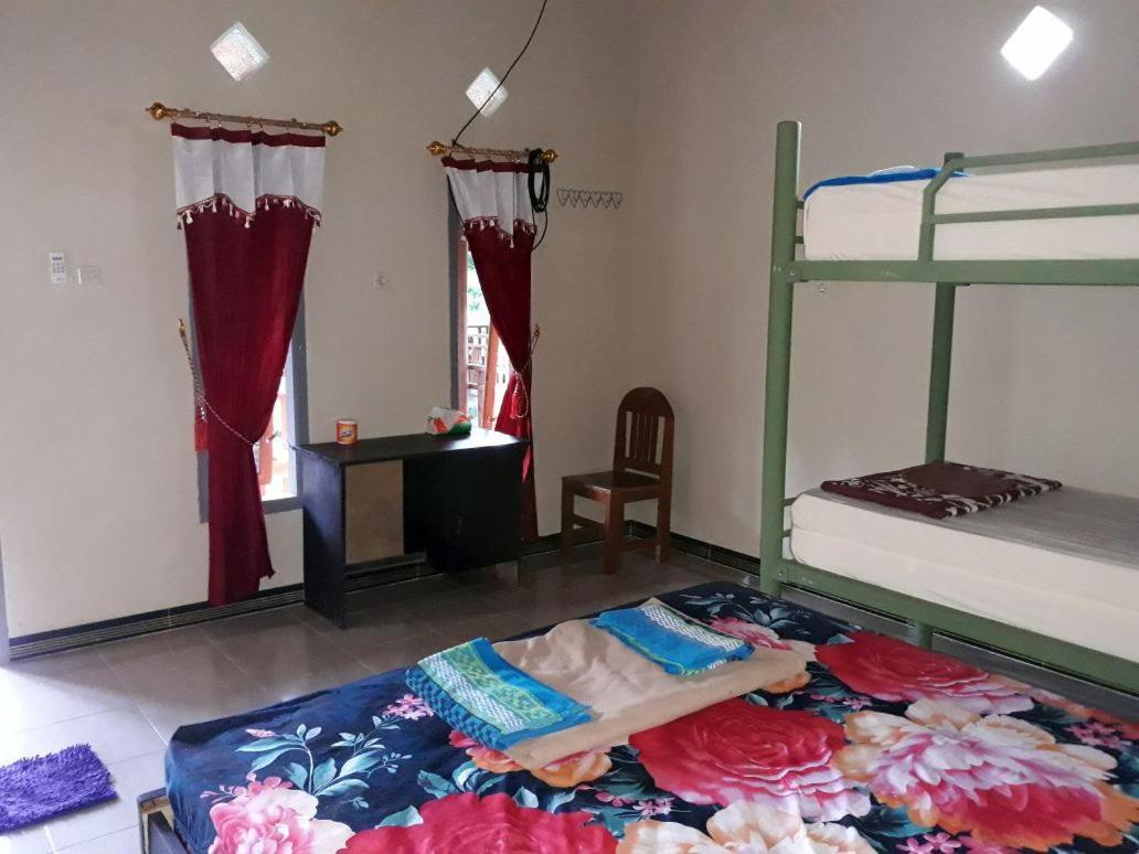 Red Island Bungalows Pasanggaran Room photo