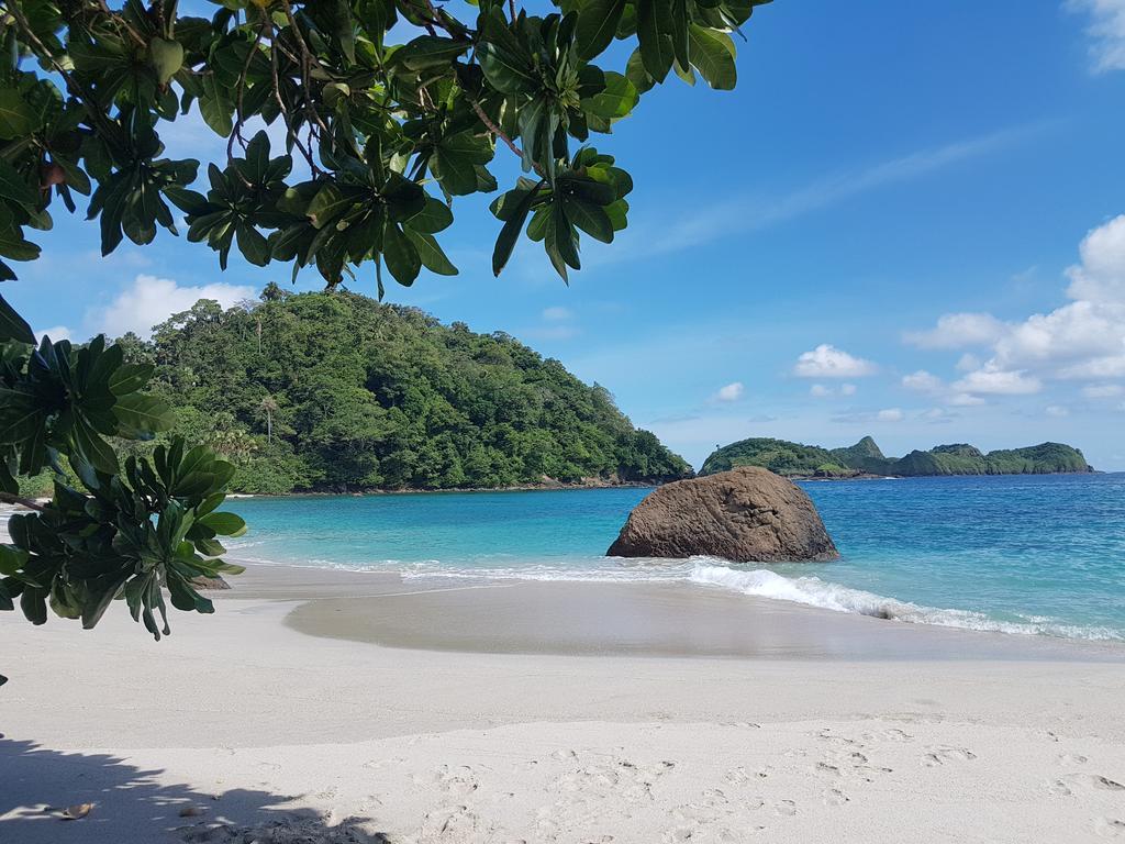 Red Island Bungalows Pasanggaran Exterior photo